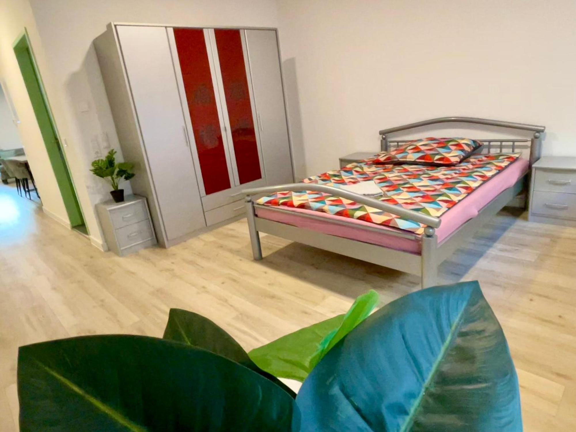 Neu Goldstadt Wunderschoenes 2 Zimmer Apartament Schloessle Zentrum פורצהיים מראה חיצוני תמונה