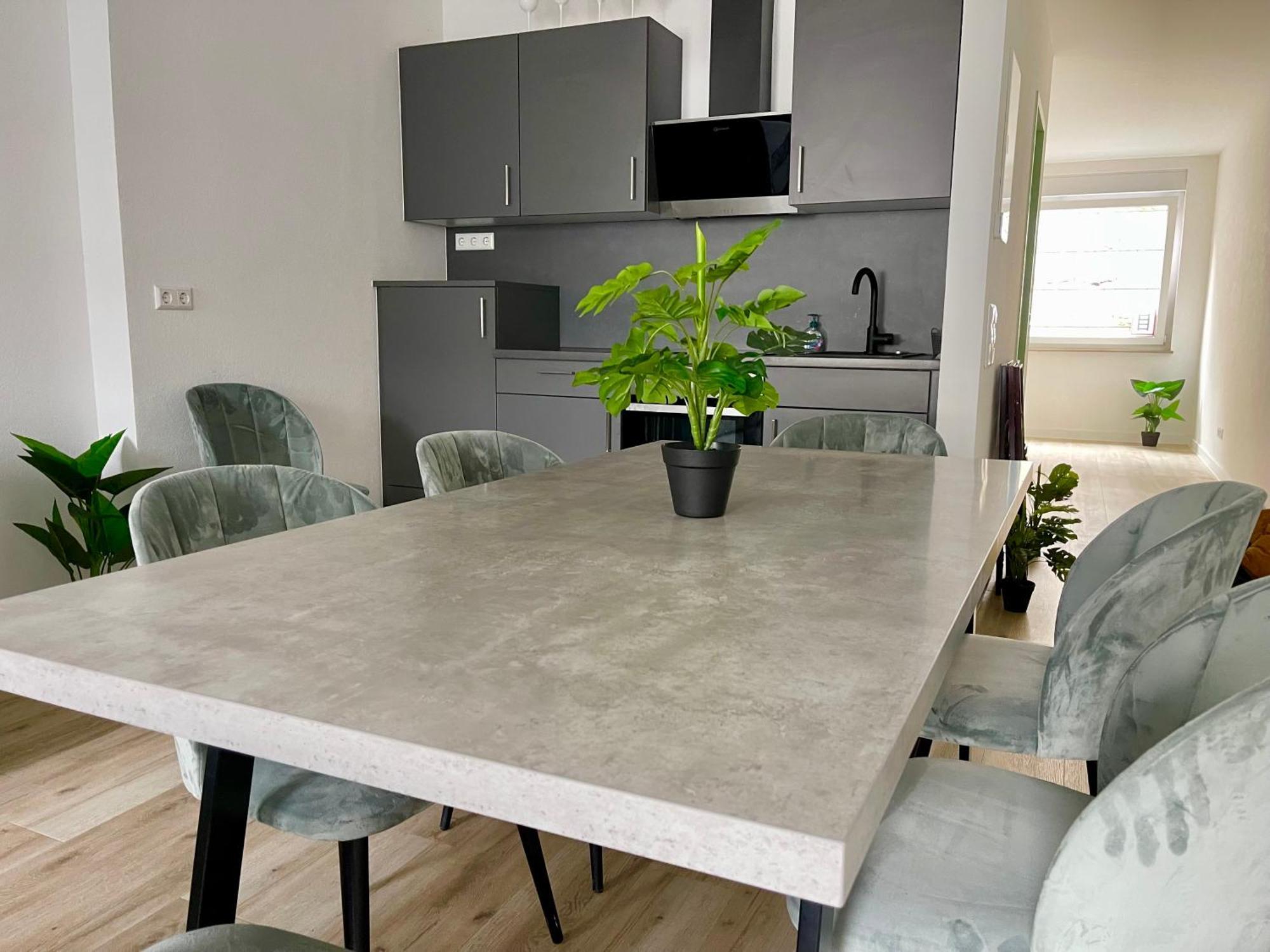 Neu Goldstadt Wunderschoenes 2 Zimmer Apartament Schloessle Zentrum פורצהיים מראה חיצוני תמונה