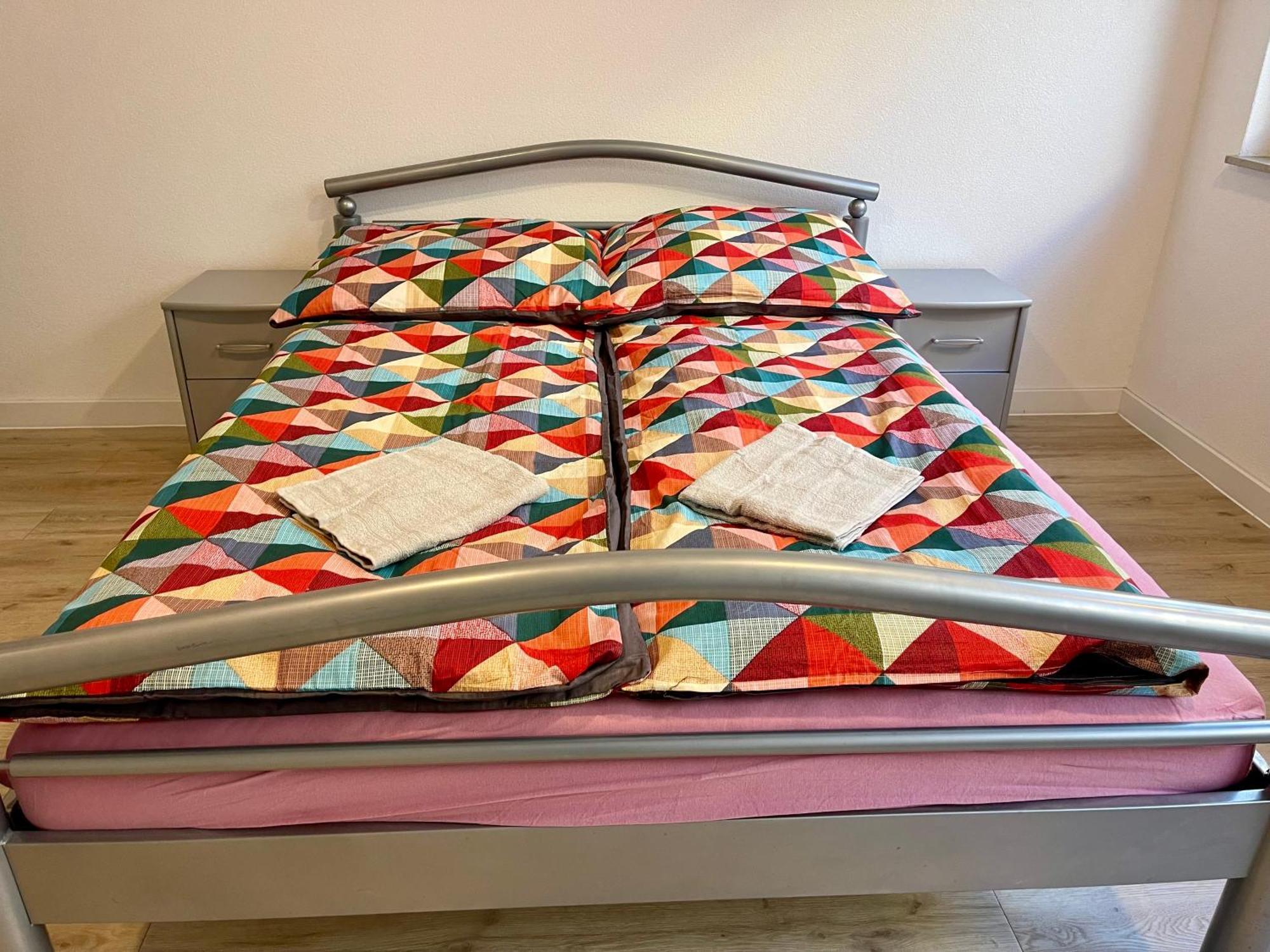 Neu Goldstadt Wunderschoenes 2 Zimmer Apartament Schloessle Zentrum פורצהיים מראה חיצוני תמונה