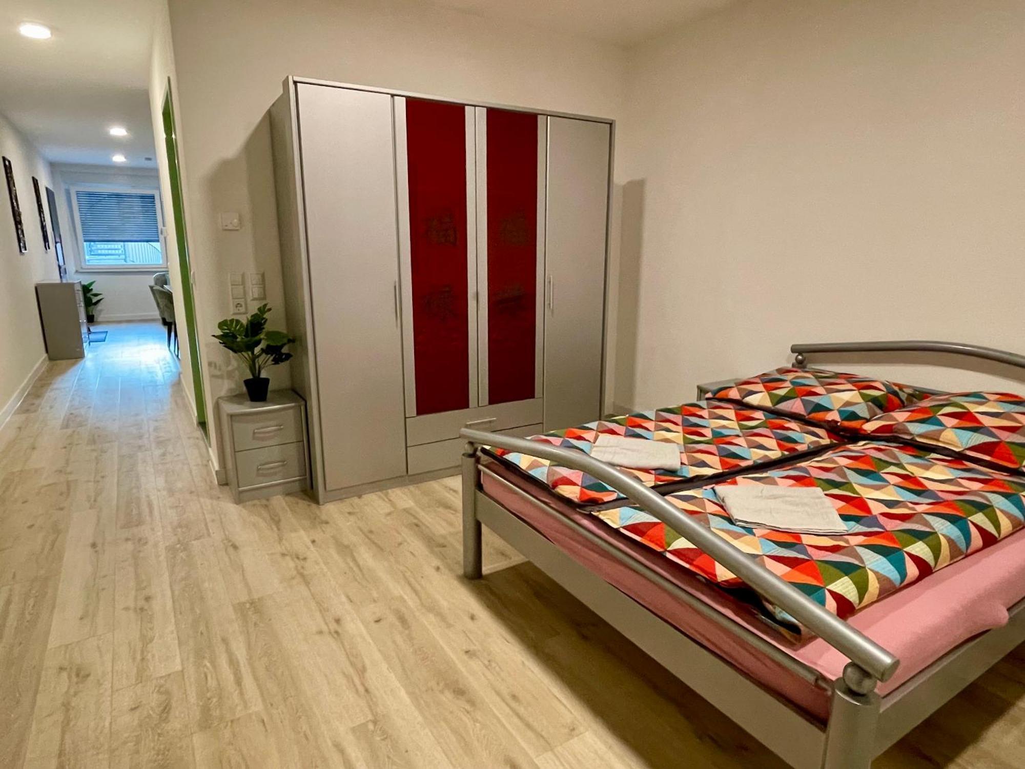 Neu Goldstadt Wunderschoenes 2 Zimmer Apartament Schloessle Zentrum פורצהיים מראה חיצוני תמונה