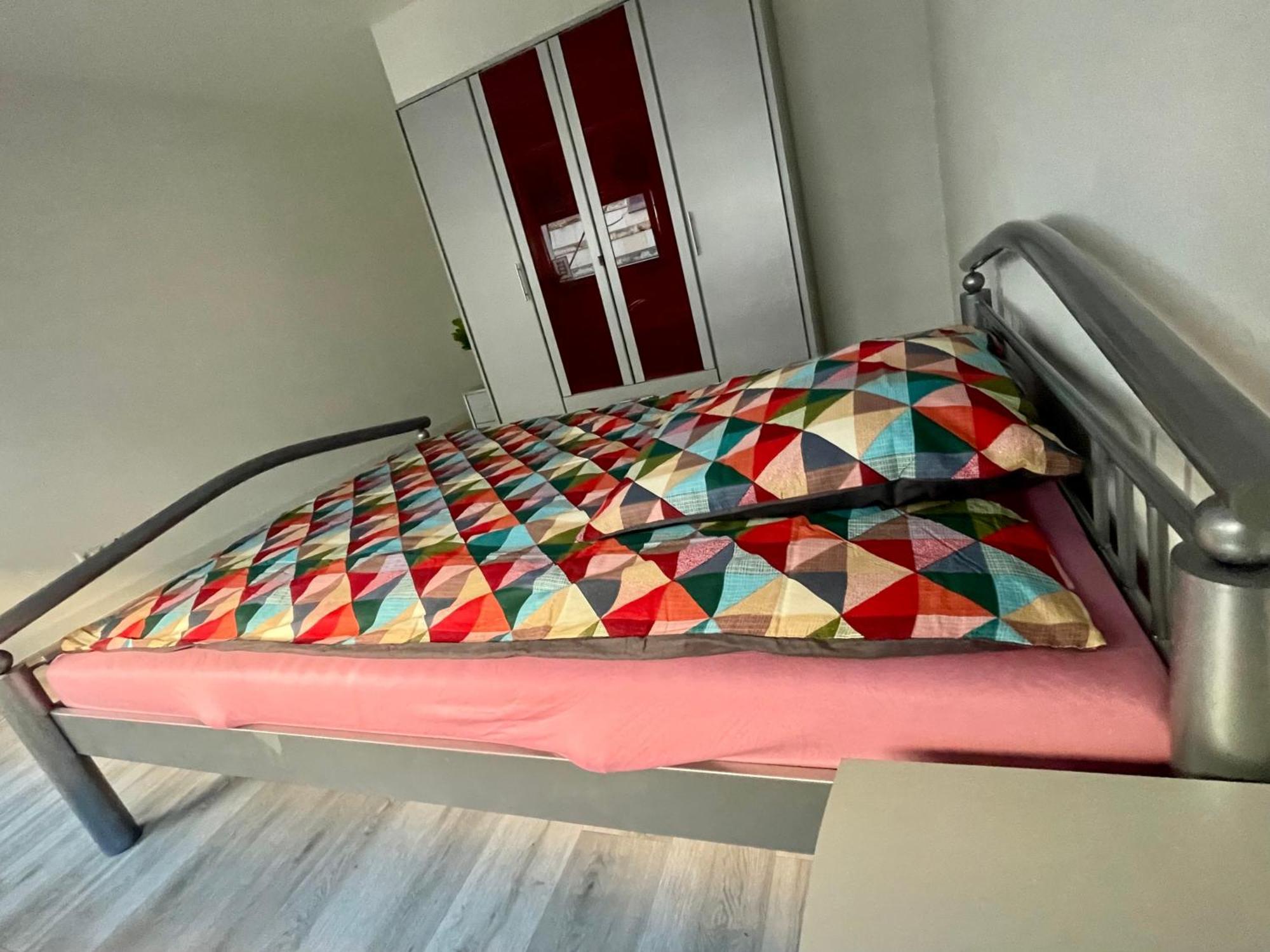 Neu Goldstadt Wunderschoenes 2 Zimmer Apartament Schloessle Zentrum פורצהיים מראה חיצוני תמונה