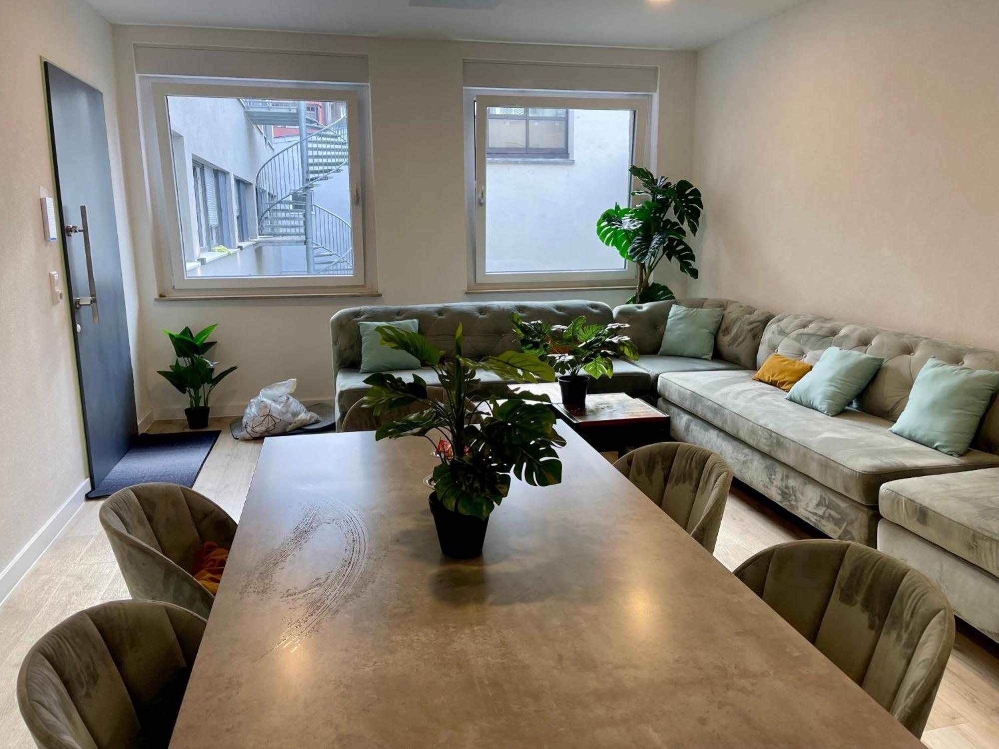 Neu Goldstadt Wunderschoenes 2 Zimmer Apartament Schloessle Zentrum פורצהיים מראה חיצוני תמונה