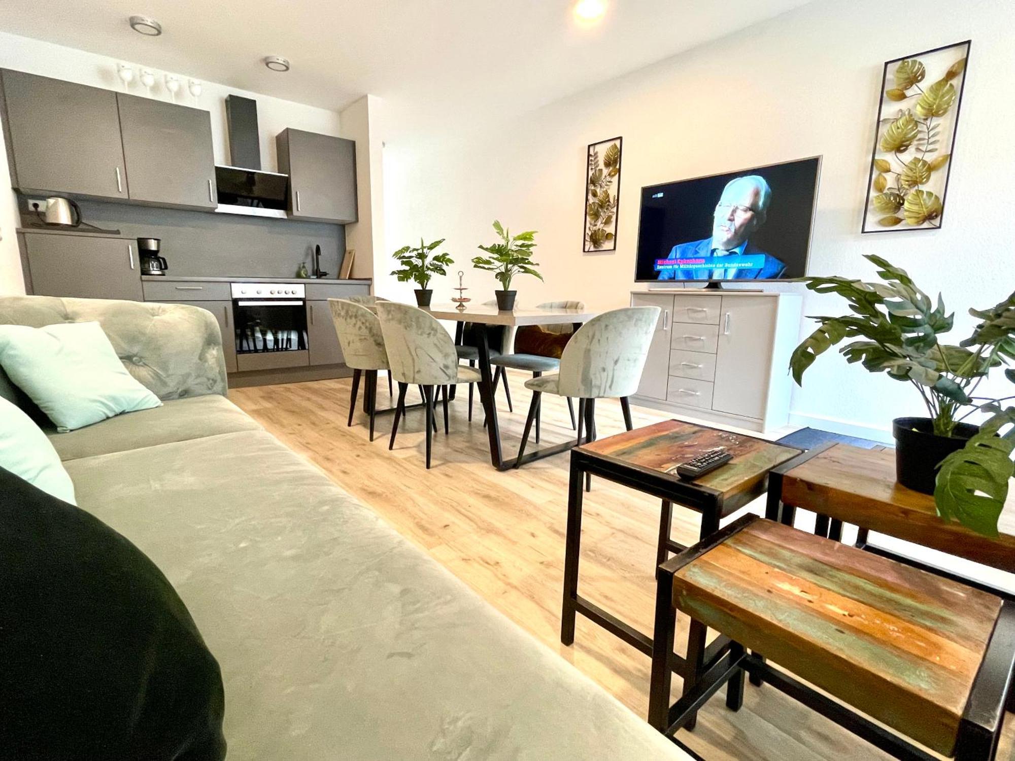 Neu Goldstadt Wunderschoenes 2 Zimmer Apartament Schloessle Zentrum פורצהיים מראה חיצוני תמונה