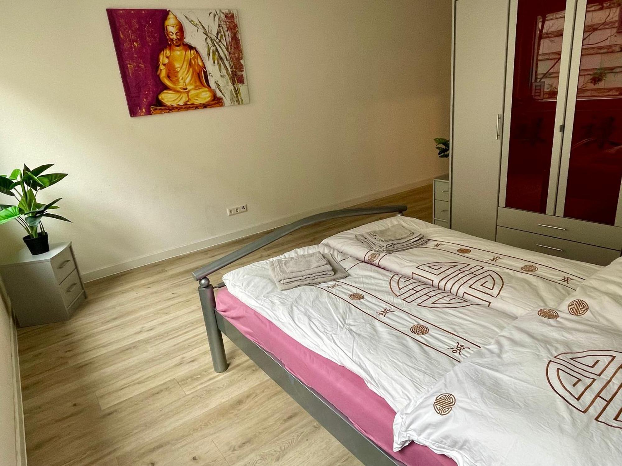 Neu Goldstadt Wunderschoenes 2 Zimmer Apartament Schloessle Zentrum פורצהיים מראה חיצוני תמונה