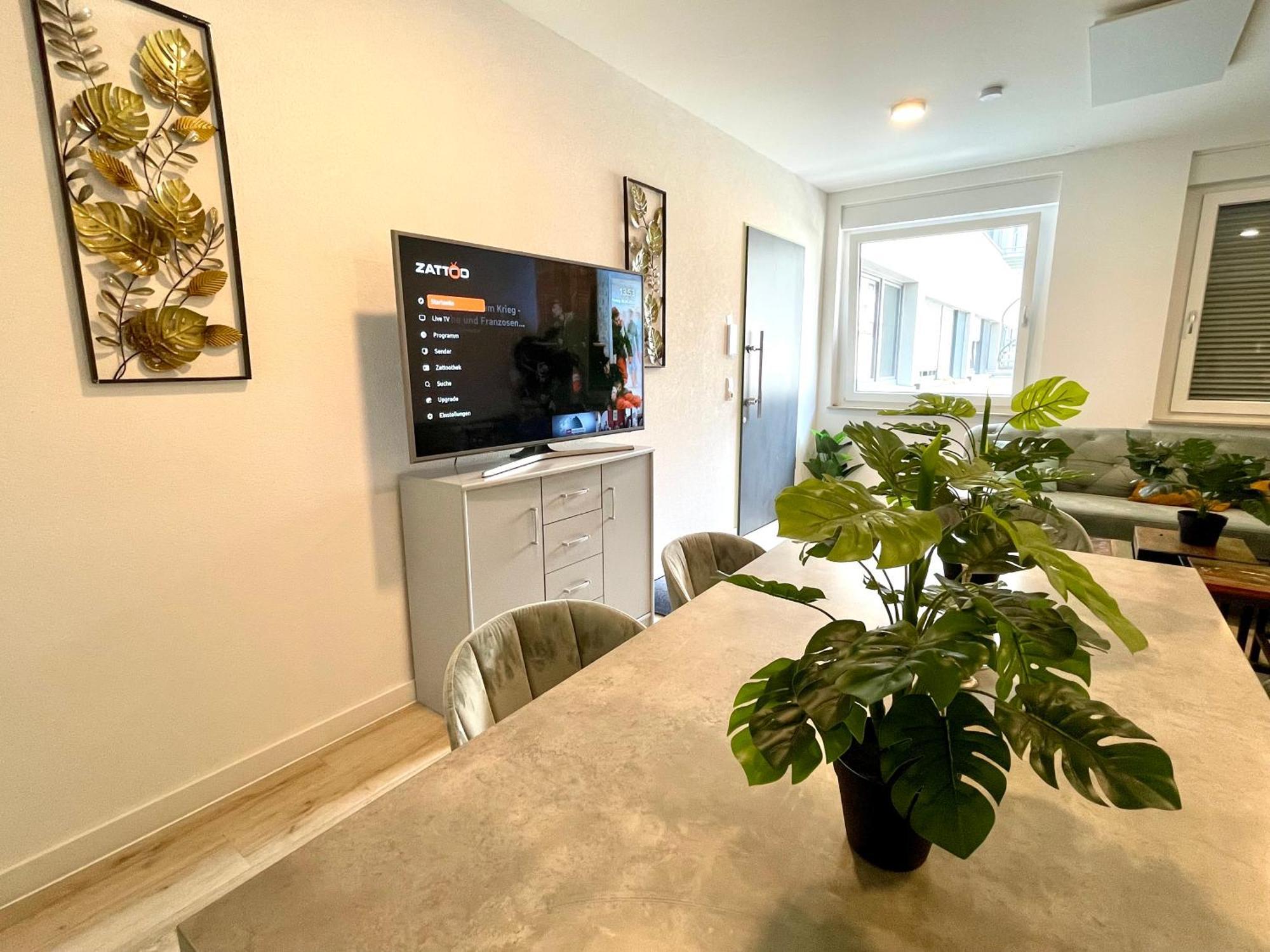 Neu Goldstadt Wunderschoenes 2 Zimmer Apartament Schloessle Zentrum פורצהיים מראה חיצוני תמונה